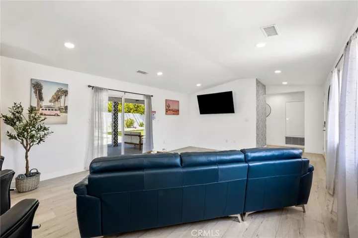 3030 E Vincentia, Palm Springs, California 92262