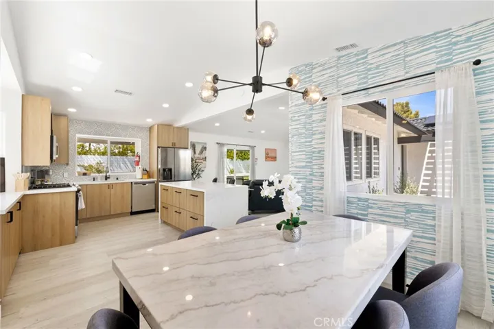 3030 E Vincentia, Palm Springs, California 92262