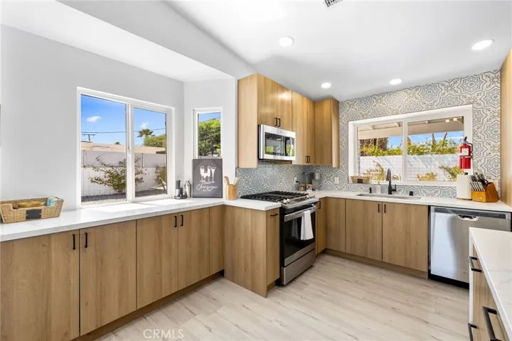 3030 E Vincentia, Palm Springs, California 92262