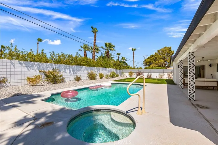 3030 E Vincentia, Palm Springs, California 92262