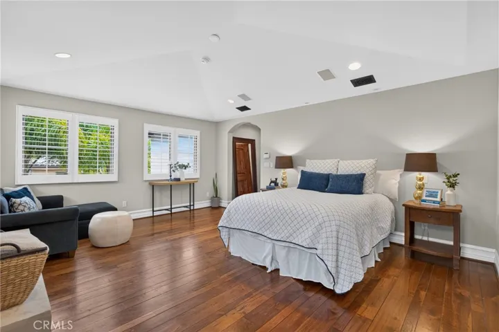 Upstairs primary en suite