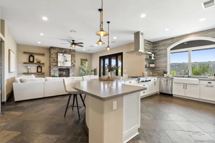 1101 Sierra Linda, Escondido, California 92025