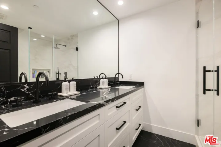 1396 Kingsboro Court, Westlake Village, California 91362