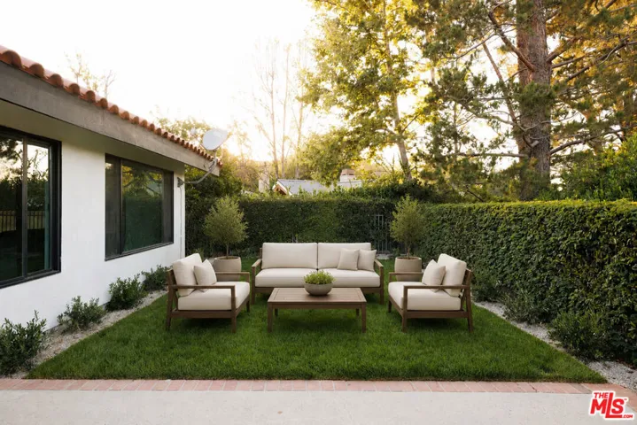 1396 Kingsboro Court, Westlake Village, California 91362