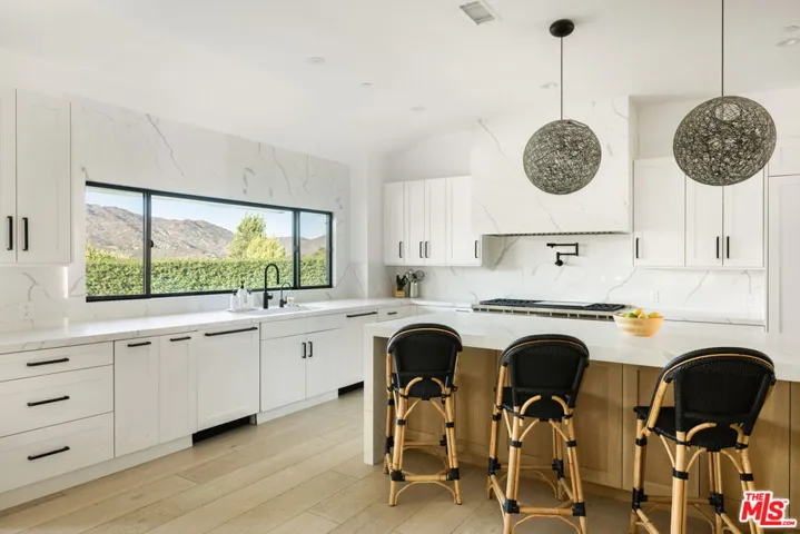 1396 Kingsboro Court, Westlake Village, California 91362