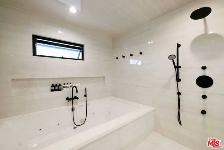 1396 Kingsboro Court, Westlake Village, California 91362
