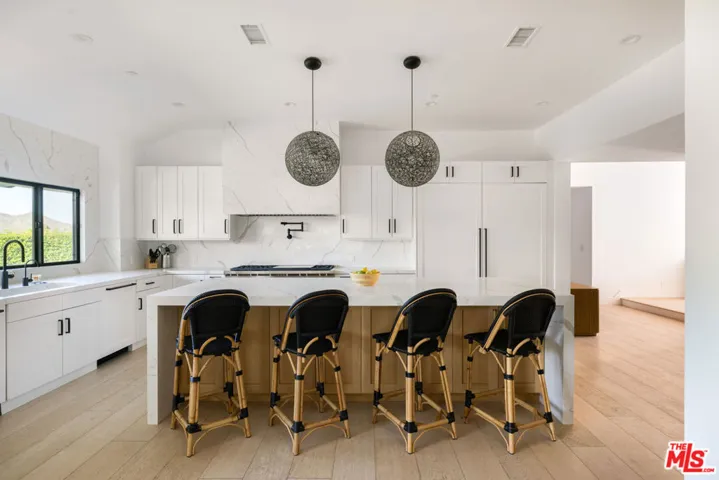 1396 Kingsboro Court, Westlake Village, California 91362