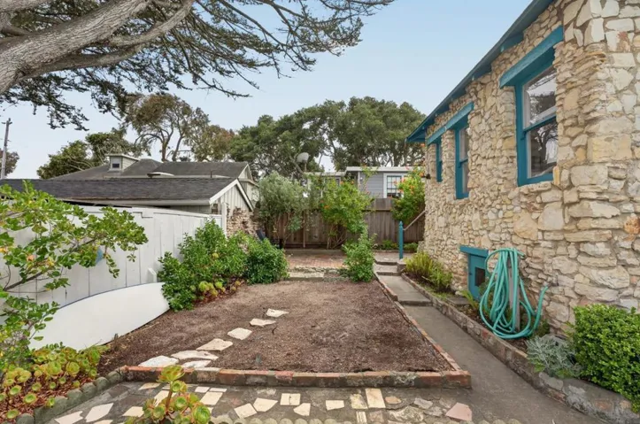 315 Cypress Avenue, Pacific Grove, California 93950