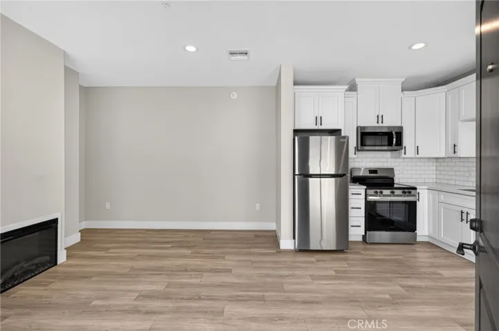 8414 Burnet Avenue, North Hills, California 91343