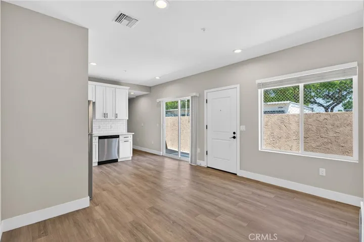 8414 Burnet Avenue, North Hills, California 91343