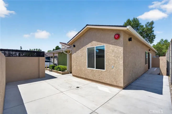 8414 Burnet Avenue, North Hills, California 91343