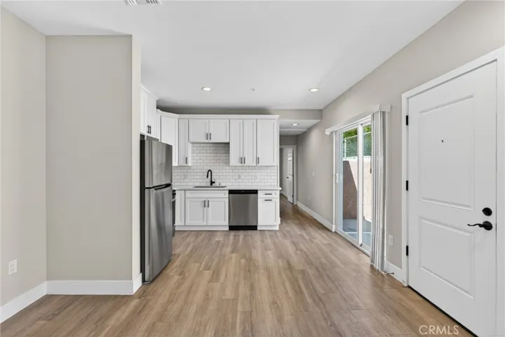 8414 Burnet Avenue, North Hills, California 91343