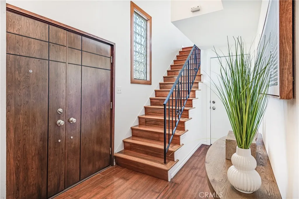 Spacious entry