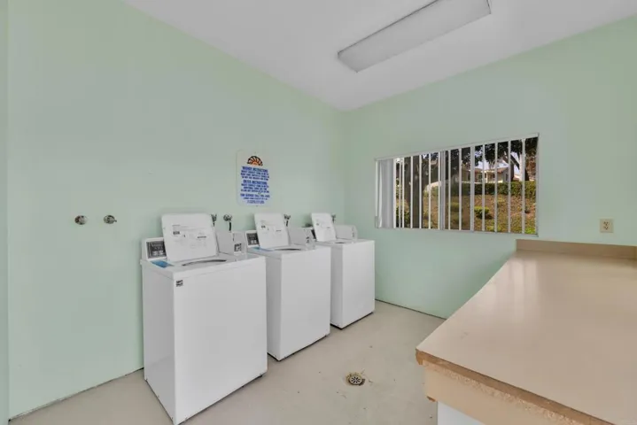 230 Diamond Way, Vista, California 92083