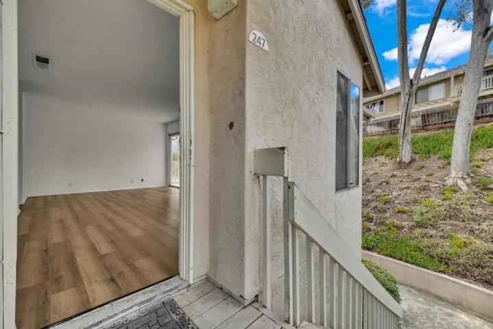 230 Diamond Way, Vista, California 92083