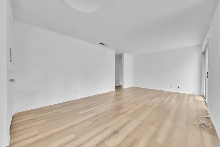 230 Diamond Way, Vista, California 92083
