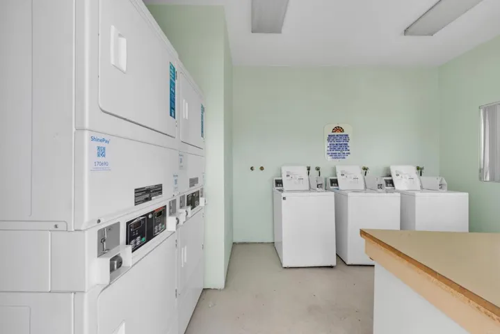 230 Diamond Way, Vista, California 92083