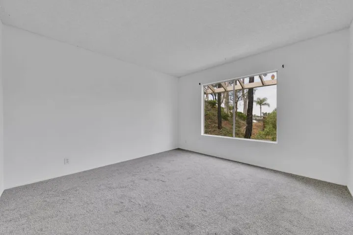 230 Diamond Way, Vista, California 92083