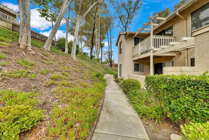 230 Diamond Way, Vista, California 92083