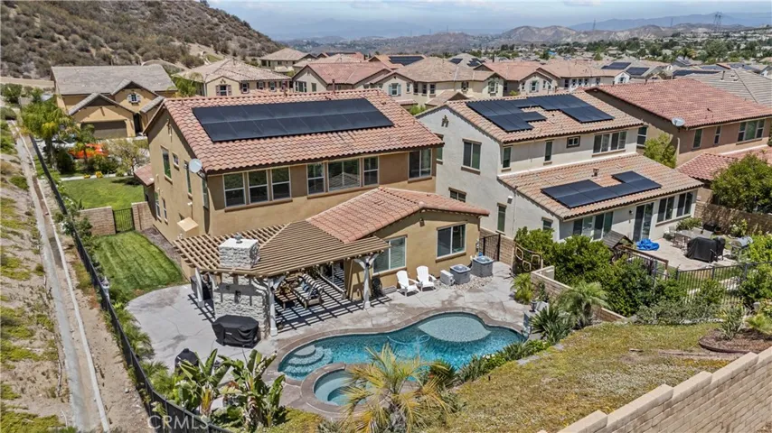 28200 Nield Court, Saugus, California 91350