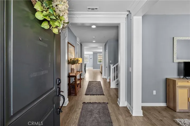 28200 Nield Court, Saugus, California 91350