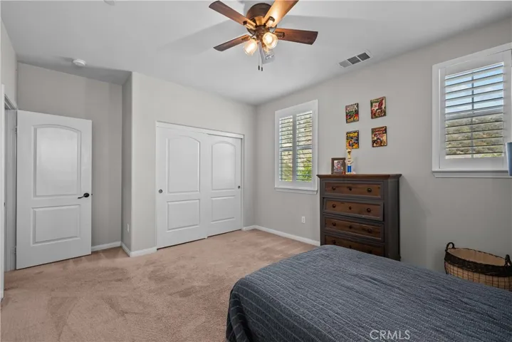 28200 Nield Court, Saugus, California 91350
