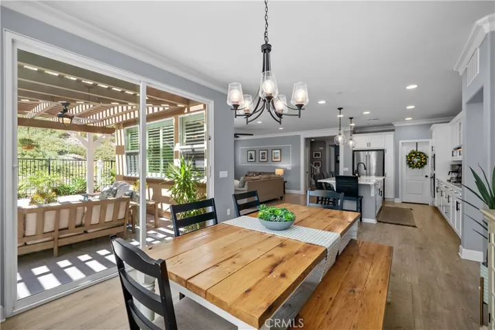 28200 Nield Court, Saugus, California 91350