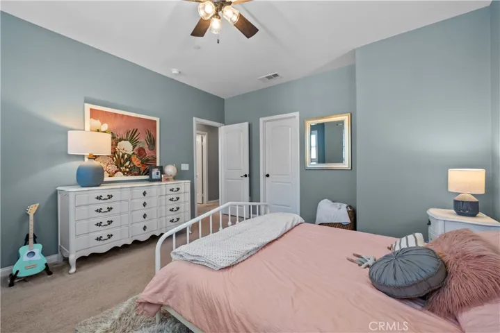28200 Nield Court, Saugus, California 91350