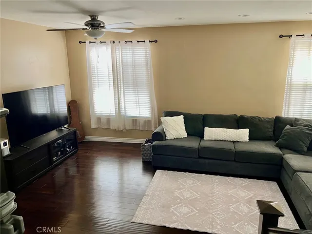 142 Jessica Lane, Corona, California 92882
