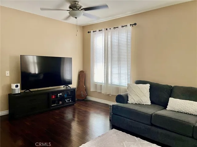142 Jessica Lane, Corona, California 92882