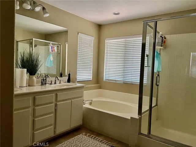 142 Jessica Lane, Corona, California 92882