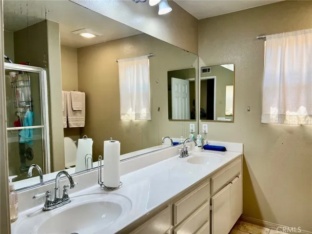 142 Jessica Lane, Corona, California 92882