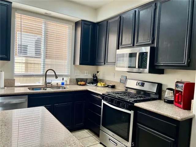 142 Jessica Lane, Corona, California 92882
