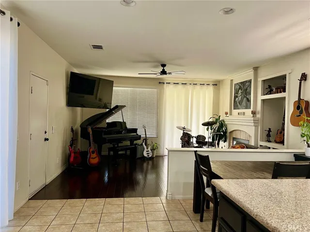 142 Jessica Lane, Corona, California 92882