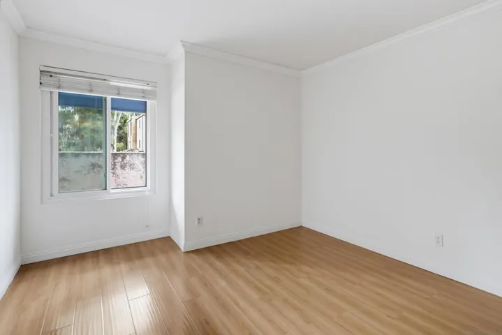 8332 Regents Rd B, San Diego, California 92122