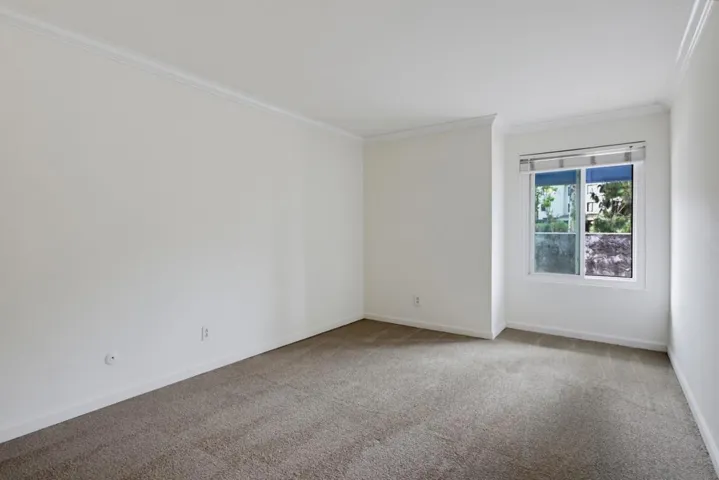 8332 Regents Rd B, San Diego, California 92122