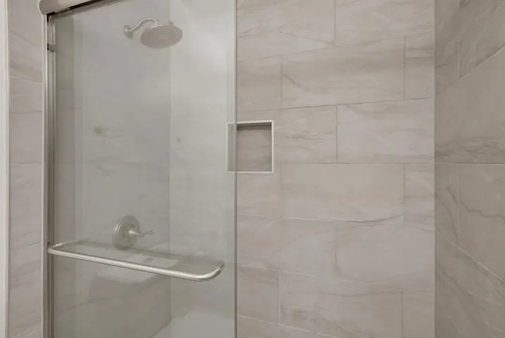 8332 Regents Rd B, San Diego, California 92122