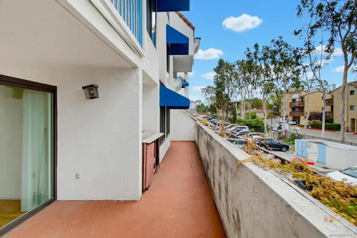 8332 Regents Rd B, San Diego, California 92122