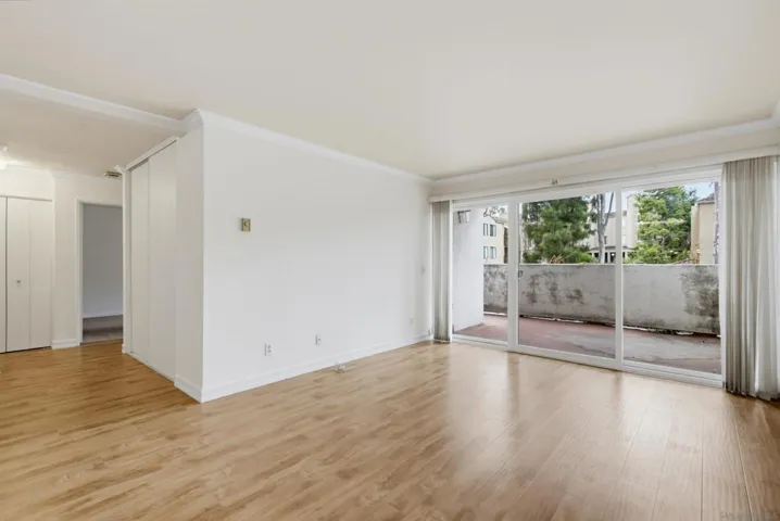 8332 Regents Rd B, San Diego, California 92122