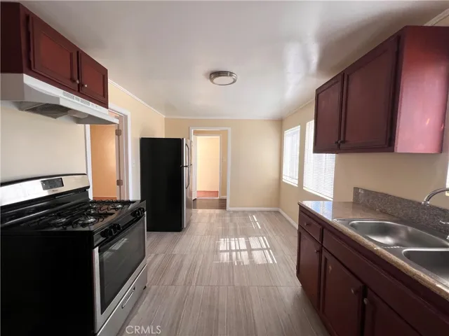 12924 Prairie Avenue C, Hawthorne, California 90250