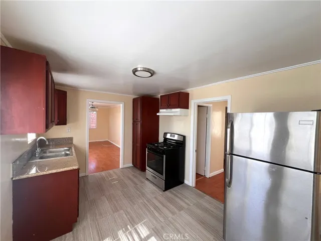 12924 Prairie Avenue C, Hawthorne, California 90250