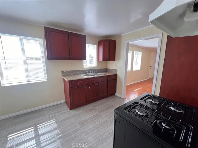 12924 Prairie Avenue C, Hawthorne, California 90250