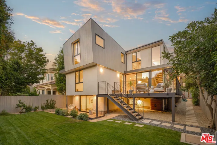 10519 Oaklawn Road, Los Angeles, California 90064