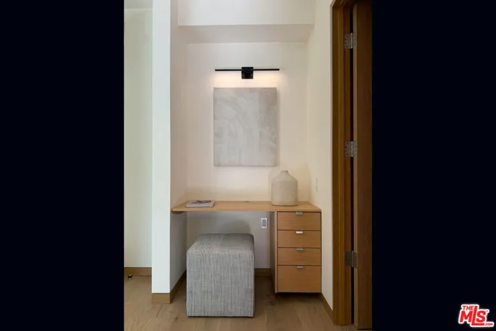 10519 Oaklawn Road, Los Angeles, California 90064