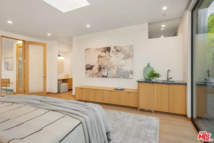 10519 Oaklawn Road, Los Angeles, California 90064