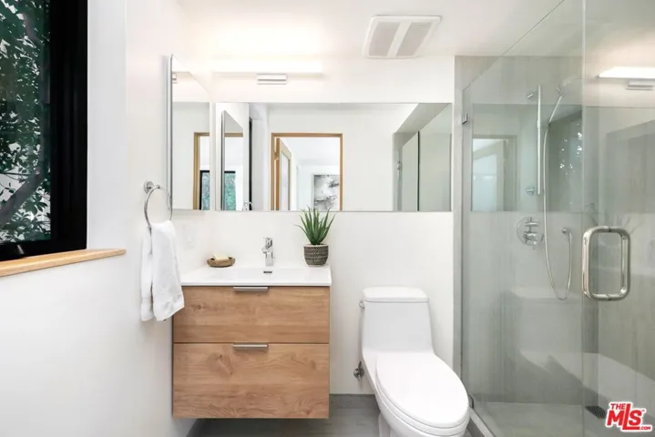 10519 Oaklawn Road, Los Angeles, California 90064