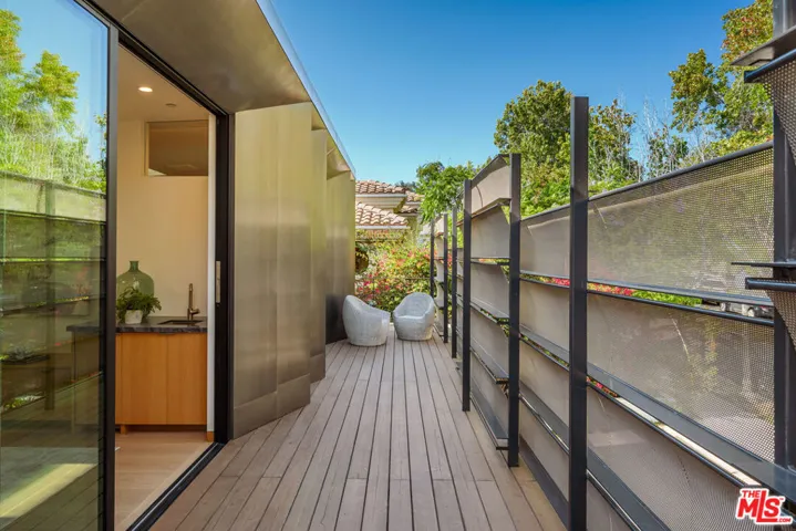 10519 Oaklawn Road, Los Angeles, California 90064