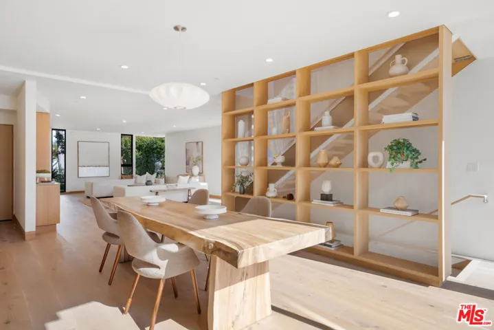 10519 Oaklawn Road, Los Angeles, California 90064