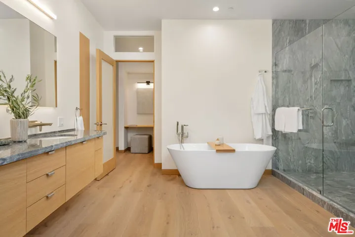 10519 Oaklawn Road, Los Angeles, California 90064