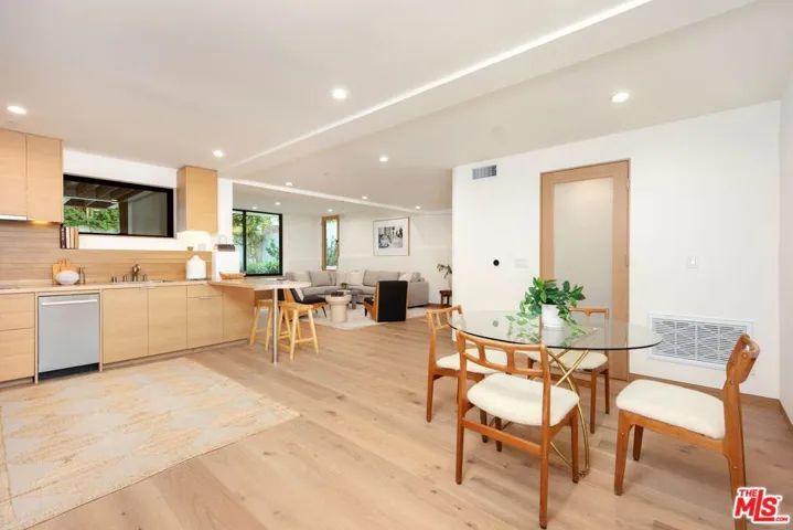 10519 Oaklawn Road, Los Angeles, California 90064